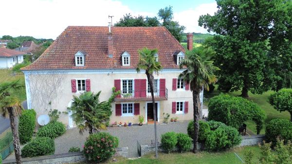 Maison de Campagne dans son écrin de verdure