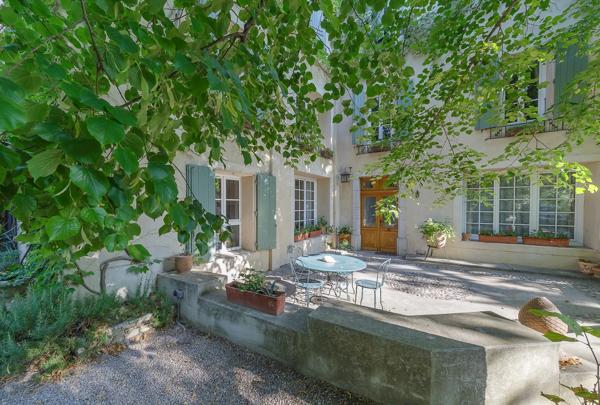 SUBLIME PROPRIETE, MAISON DE MAITRE + GITES, DOMAINE DE 11 HECTARES, NARBONNE