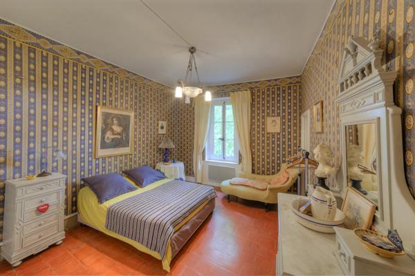 SUBLIME PROPRIETE, MAISON DE MAITRE + GITES, DOMAINE DE 11 HECTARES, NARBONNE