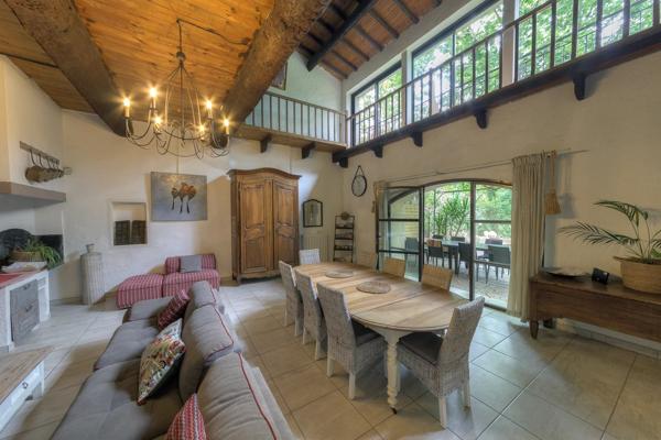 SUBLIME PROPRIETE, MAISON DE MAITRE + GITES, DOMAINE DE 11 HECTARES, NARBONNE