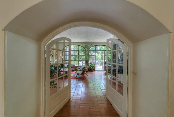SUBLIME PROPRIETE, MAISON DE MAITRE + GITES, DOMAINE DE 11 HECTARES, NARBONNE