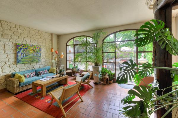 SUBLIME PROPRIETE, MAISON DE MAITRE + GITES, DOMAINE DE 11 HECTARES, NARBONNE