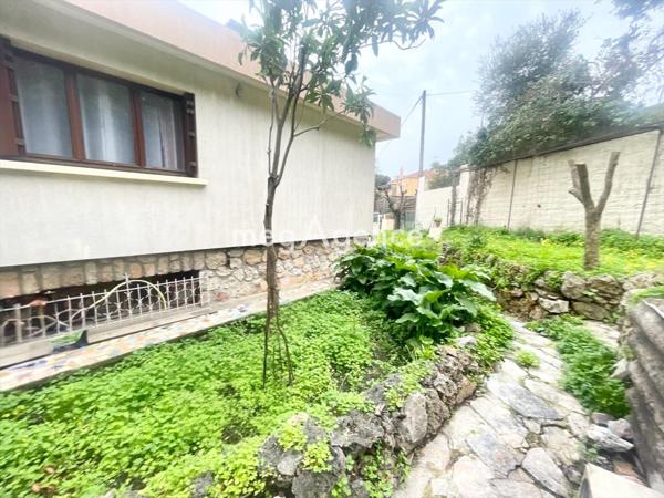 Maison à TOULON, 83200 - 10 pièces 220m²