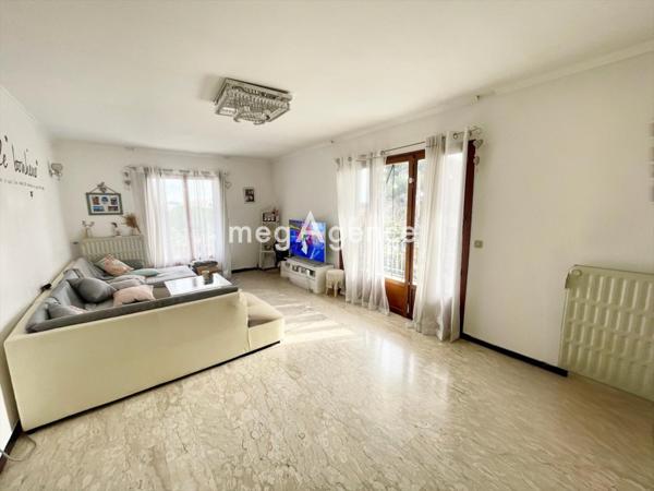 Maison à TOULON, 83200 - 10 pièces 220m²