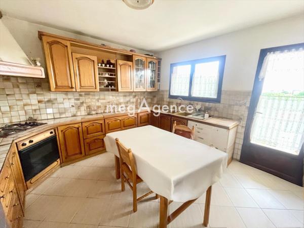 Maison à TOULON, 83200 - 10 pièces 220m²