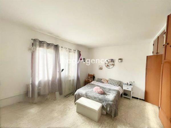 Maison à TOULON, 83200 - 10 pièces 220m²