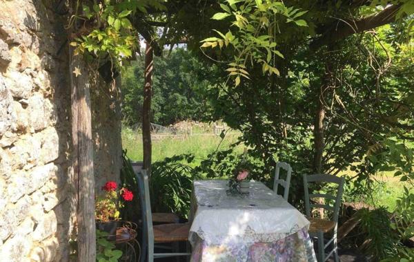 Maison en pierres avec grange attenante