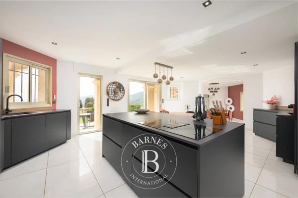 La Roquette-sur-Siagne, Maison 6 Chambres -  350 m² à vendre