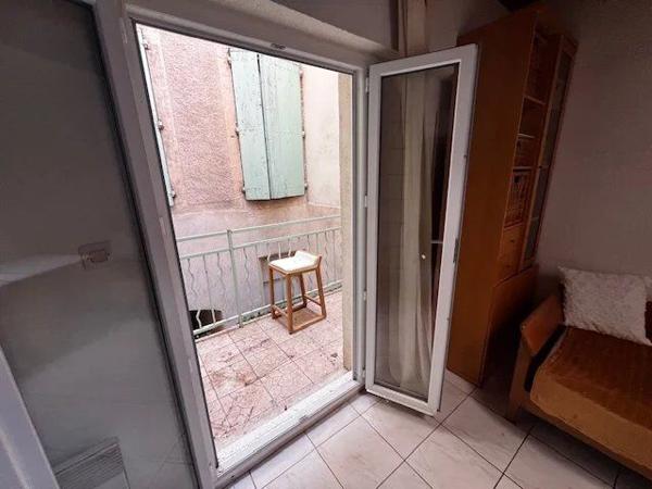 Vente                                                      Appartement
                        
                     1 pièces                      20 m2                     à Lodève