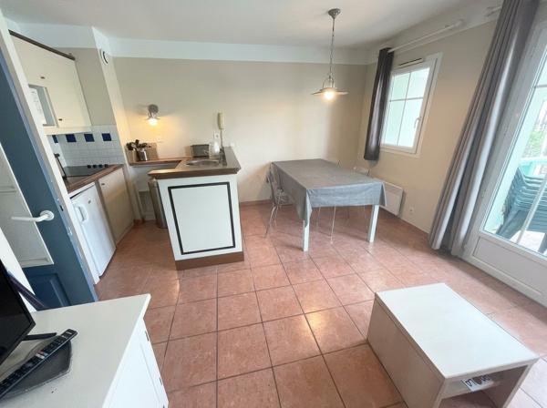 Appartement
         2 pièces
        - 36 m² 182 000 € *