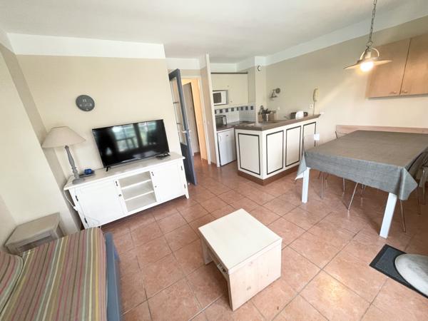 Appartement
         2 pièces
        - 36 m² 182 000 € *