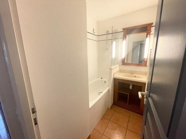 Appartement
         2 pièces
        - 36 m² 182 000 € *