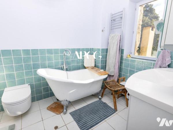 MAS EN PIERRES AVEC DEPENDANCES PISCINE TERRES AGRICOLES VENTEROL