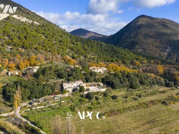 MAS EN PIERRES AVEC DEPENDANCES PISCINE TERRES AGRICOLES VENTEROL