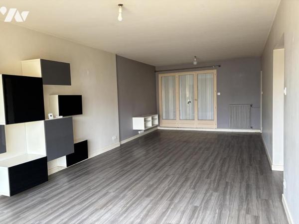 MAISON D'HABITATION EN BON ÉTAT située proche Commerces? Ecoles, Lycées, et centres médicaux