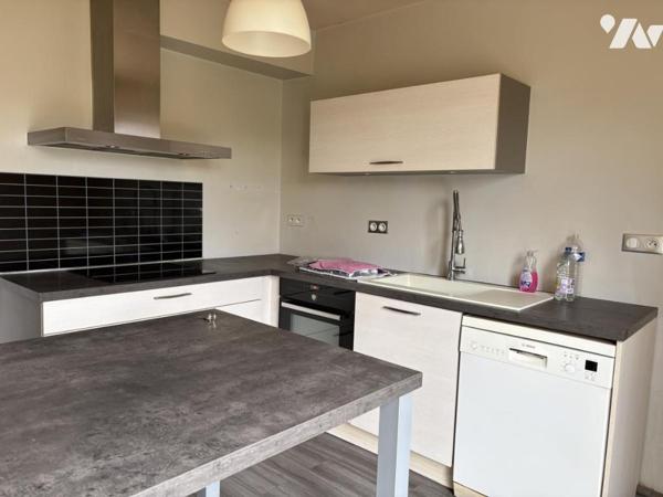 MAISON D'HABITATION EN BON ÉTAT située proche Commerces? Ecoles, Lycées, et centres médicaux