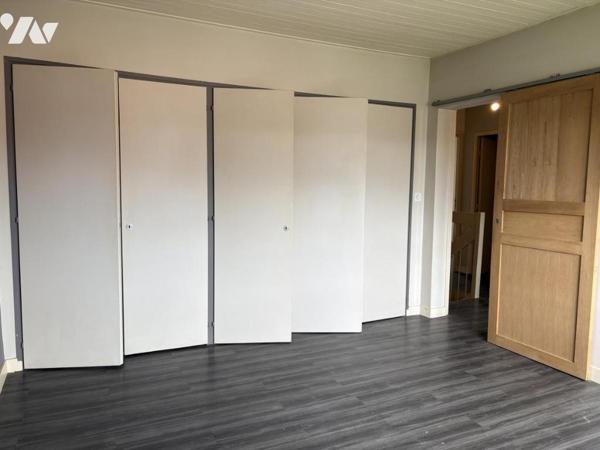 MAISON D'HABITATION EN BON ÉTAT située proche Commerces? Ecoles, Lycées, et centres médicaux