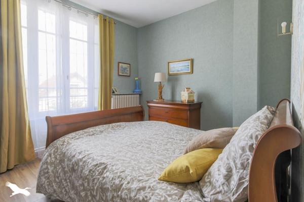 Maison à vendre |                                       Poissy |                                        6 pièces  |  120 m²