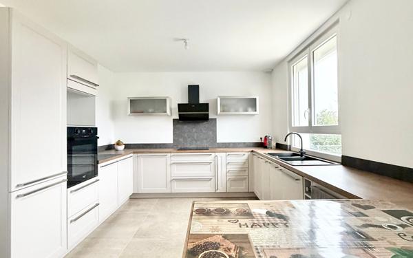 Maison à vendre    6 pièces • 149,70 m2 Mainvilliers