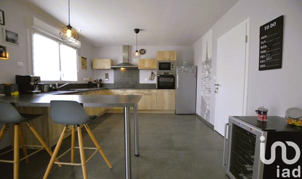 Pavillon 6 pièces de 100 m² à Sainte-Marie-aux-Chênes (57255)