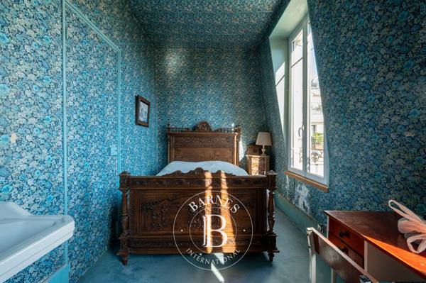 Courbevoie, Hôtel particulier 7 Chambres -  286 m² à vendre