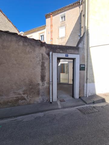 LIMOUX PROCHE CENTRE VILLE, APPT T2 DE PLAIN PIED AVEC TERRASSE