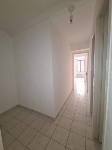 LIMOUX PROCHE CENTRE VILLE, APPT T2 DE PLAIN PIED AVEC TERRASSE