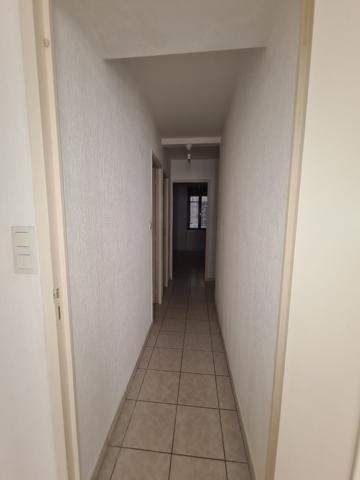 LIMOUX PROCHE CENTRE VILLE, APPT T2 DE PLAIN PIED AVEC TERRASSE