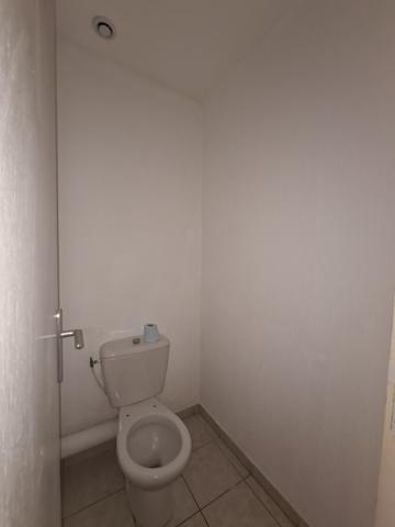 LIMOUX PROCHE CENTRE VILLE, APPT T2 DE PLAIN PIED AVEC TERRASSE