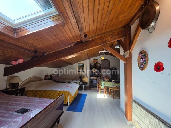 Maison familiale 5 pièces de 147,23 m² sur 1 970 m² avec piscine à SALLES (33)