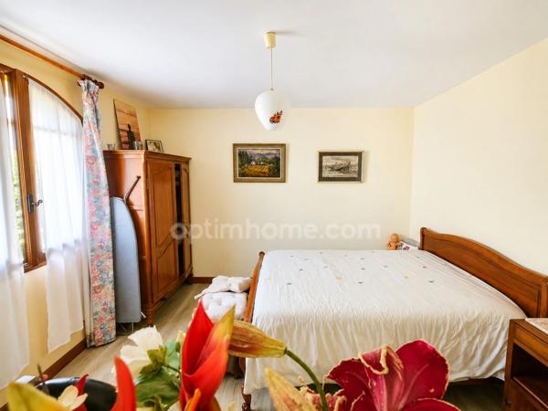 Maison familiale 5 pièces de 147,23 m² sur 1 970 m² avec piscine à SALLES (33)