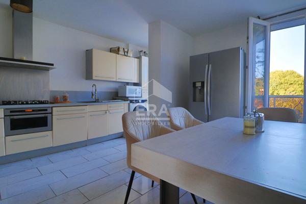 Appartement 10e Arrondissement 5 pièces - Traversant - Vue dégagée sur collines