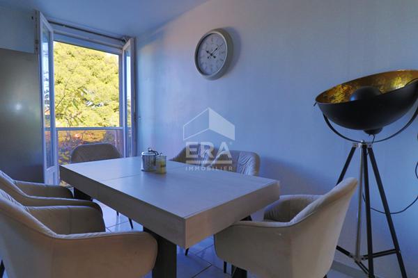 Appartement 10e Arrondissement 5 pièces - Traversant - Vue dégagée sur collines