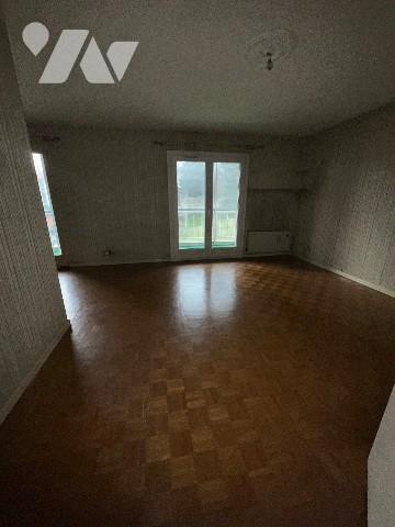 A GIVORS (Rhône), rue Marcel Cachin, appartement T3.