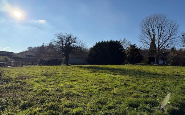 Terrain à vendre    Montluel