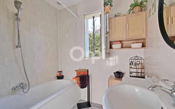 Maison à vendre    4 pièces •  Alès