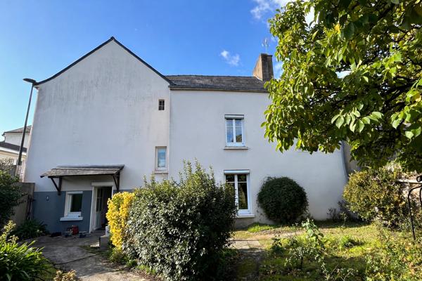 Saint-Étienne-de-Montluc (44360) Hyper-centre Saint-Étienne-de-MontlucMaison de 158 m2 et 205 m2 de dépendance en zone Ua