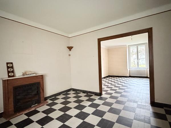 Saint-Étienne-de-Montluc (44360) Hyper-centre Saint-Étienne-de-MontlucMaison de 158 m2 et 205 m2 de dépendance en zone Ua