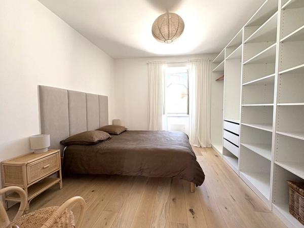 Vente                                                      Appartement
                        
                     2 pièces                      40 m2                     à Nantes