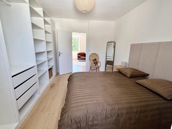 Vente                                                      Appartement
                        
                     2 pièces                      40 m2                     à Nantes