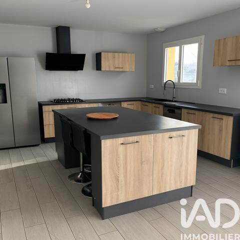 Maison à vendre 7 pièces 159 m² Saint-Seurin-sur-l'Isle