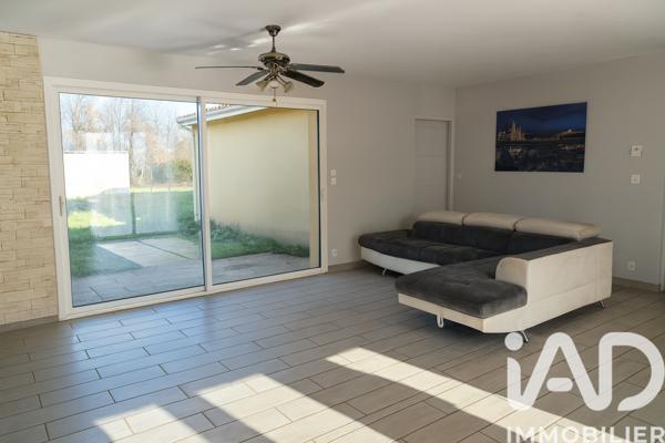 Maison à vendre 7 pièces 159 m² Saint-Seurin-sur-l'Isle