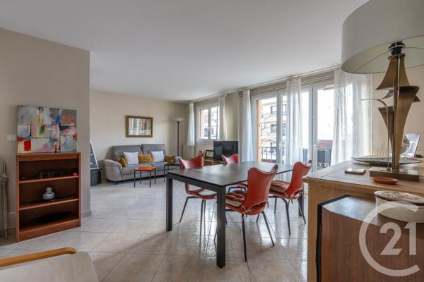 Appartement F5 à vendre  4 pièces - 108,51 m2 ST MAUR DES FOSSES - 94
