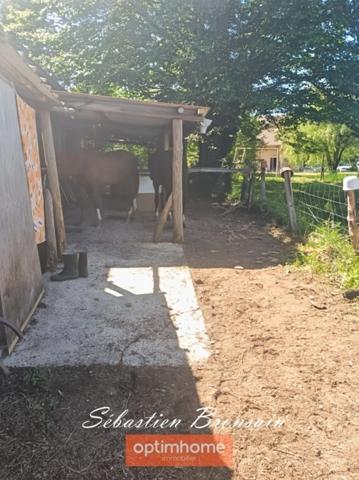 À vendre – Ensemble immobilier au cœur de la campagne jurassienne