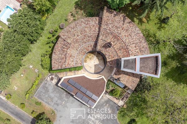 Maison d’architecte aux courbes audacieuses en plein coeur des vignes