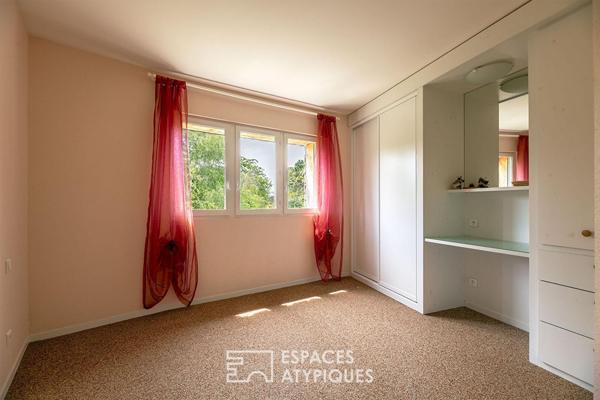 Maison d’architecte aux courbes audacieuses en plein coeur des vignes
