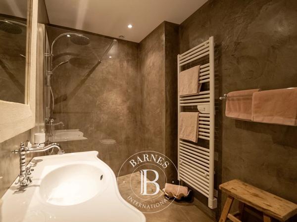 Châteauneuf-de-Gadagne, Maison 7 Chambres -  355 m² à vendre