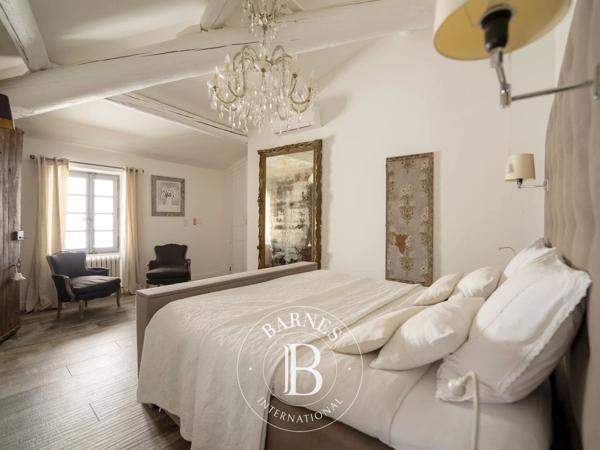 Châteauneuf-de-Gadagne, Maison 7 Chambres -  355 m² à vendre
