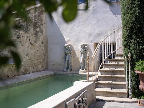 Châteauneuf-de-Gadagne, Maison 7 Chambres -  355 m² à vendre