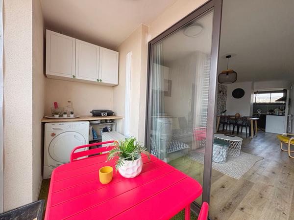 HYERES Centre-Ville - T4 de 75 M2 - Rénové - Balcon avec vue mer - Cave